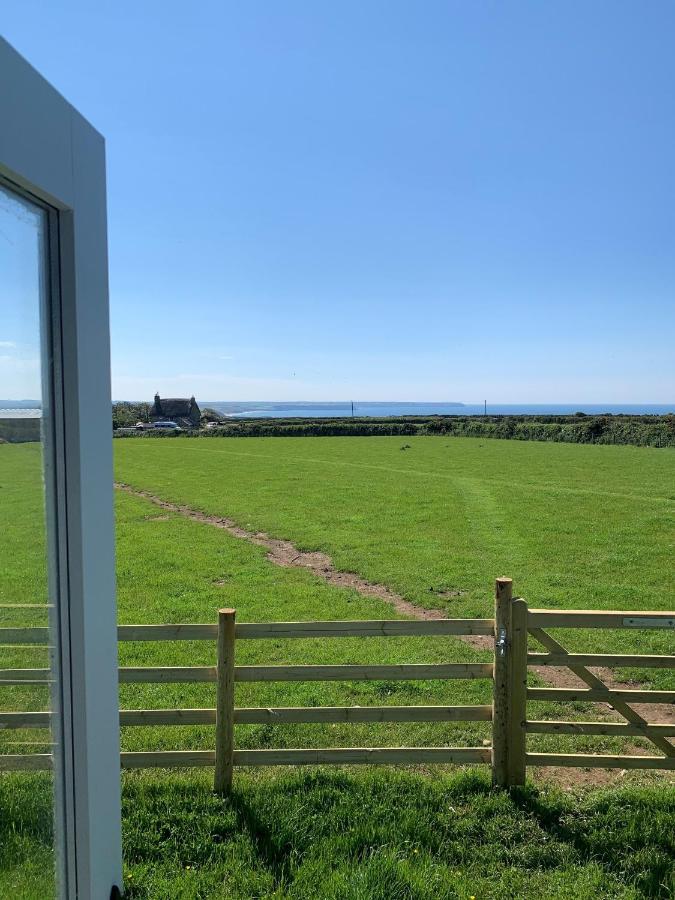 Ewe With A View Sea View Shepherds Huts Breage المظهر الخارجي الصورة