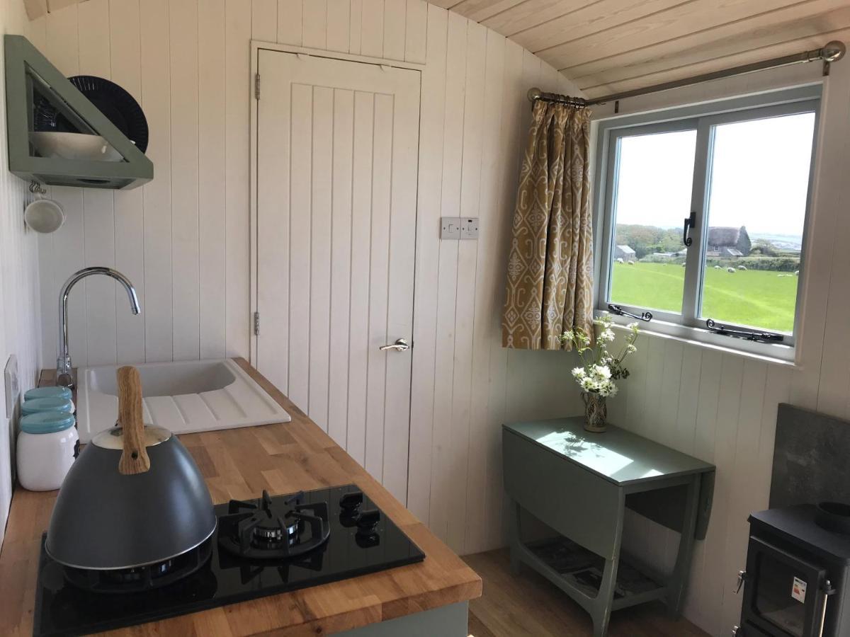 Ewe With A View Sea View Shepherds Huts Breage المظهر الخارجي الصورة
